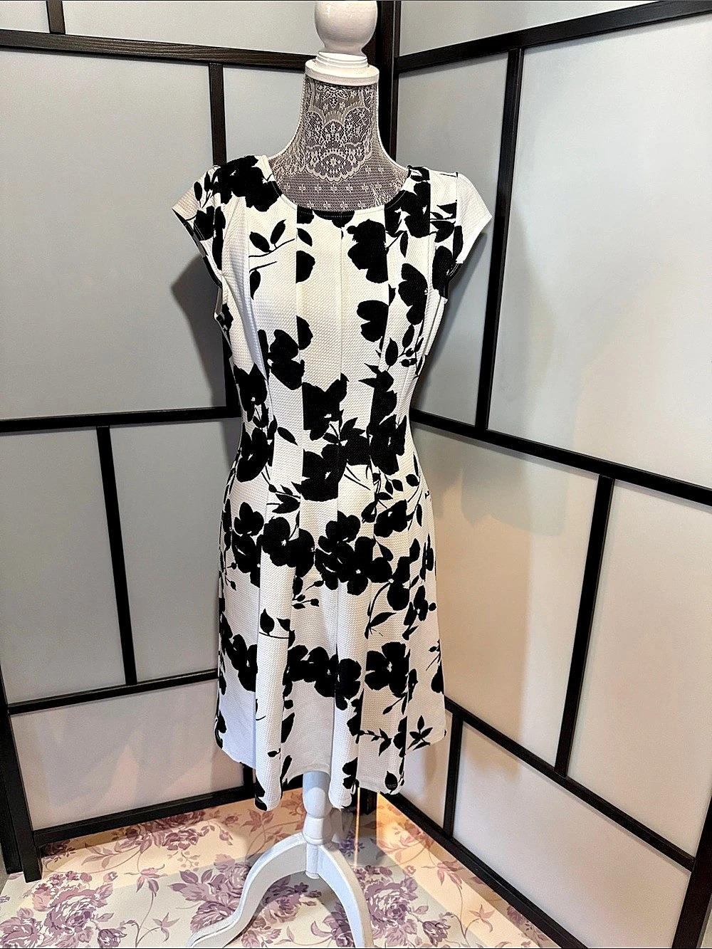 ELLE Floral Mini Dress in White & Black Size Medium